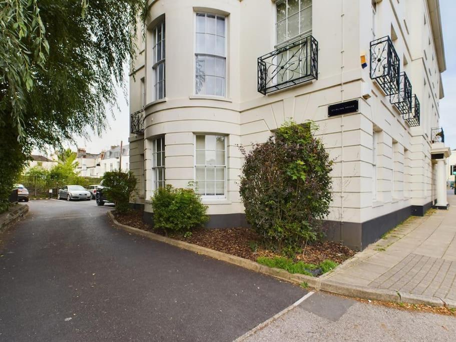 Ferienwohnung The Grove King Bed Wi-Fi Ev Charger Cheltenham Exterior foto